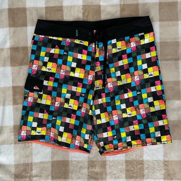 Quick Silver size 36 waist Colorful Checkered Swim Shorts - Picture 1 of 6